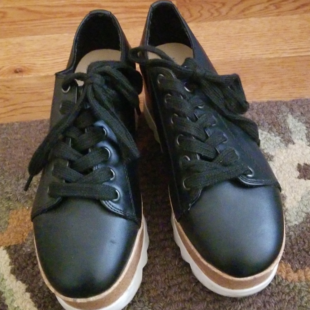 Platform sneakers